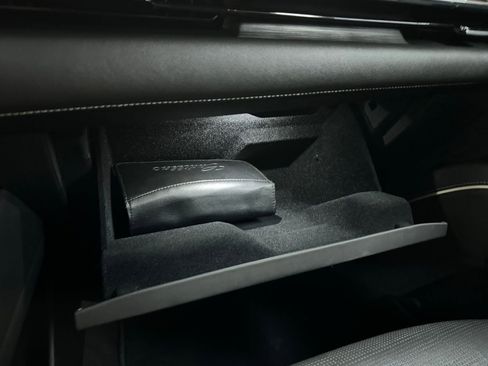 Used 2021 Cadillac Escalade Premium Luxury image 27