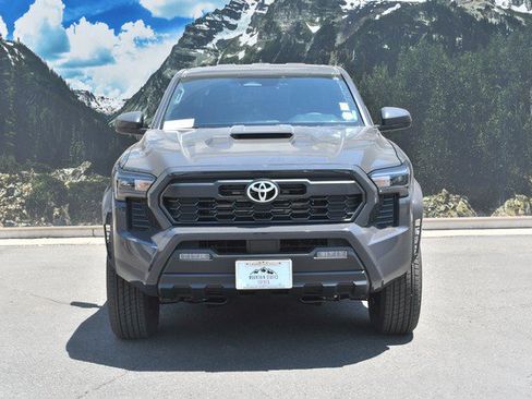 Used 2025 Toyota Tacoma TRD Sport AWD/4WD image 5