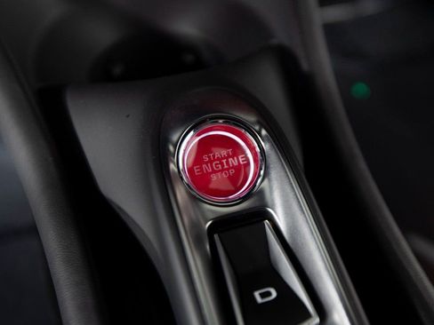 Used 2023 McLaren Artura image 19