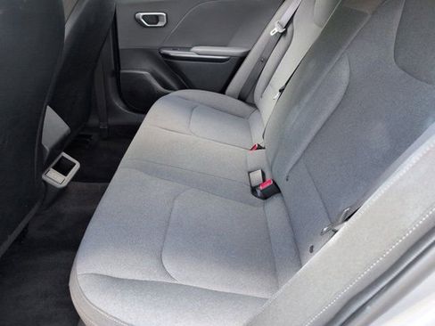 Used 2025 Kia K4 FWD image 28