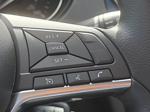 Used 2019 Nissan Rogue Sport S FWD image 18