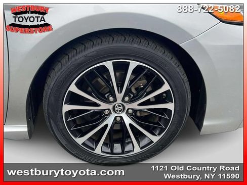 Used 2019 Toyota Camry SE FWD image 5