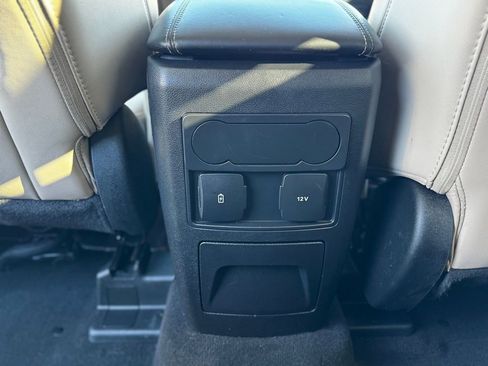 Used 2023 Ford Explorer XLT w/ Equipment Group 202A image 7