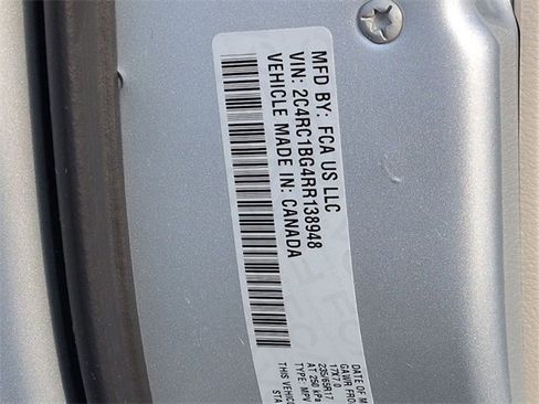 Certified 2024 Chrysler Pacifica Touring-L image 33