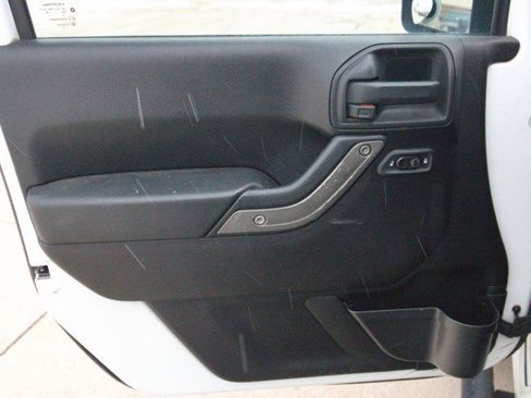 Used 2011 Jeep Wrangler Unlimited Sport image 12