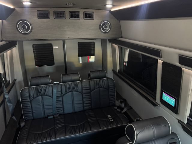 Used 2022 Mercedes-Benz Sprinter 2500 image 35