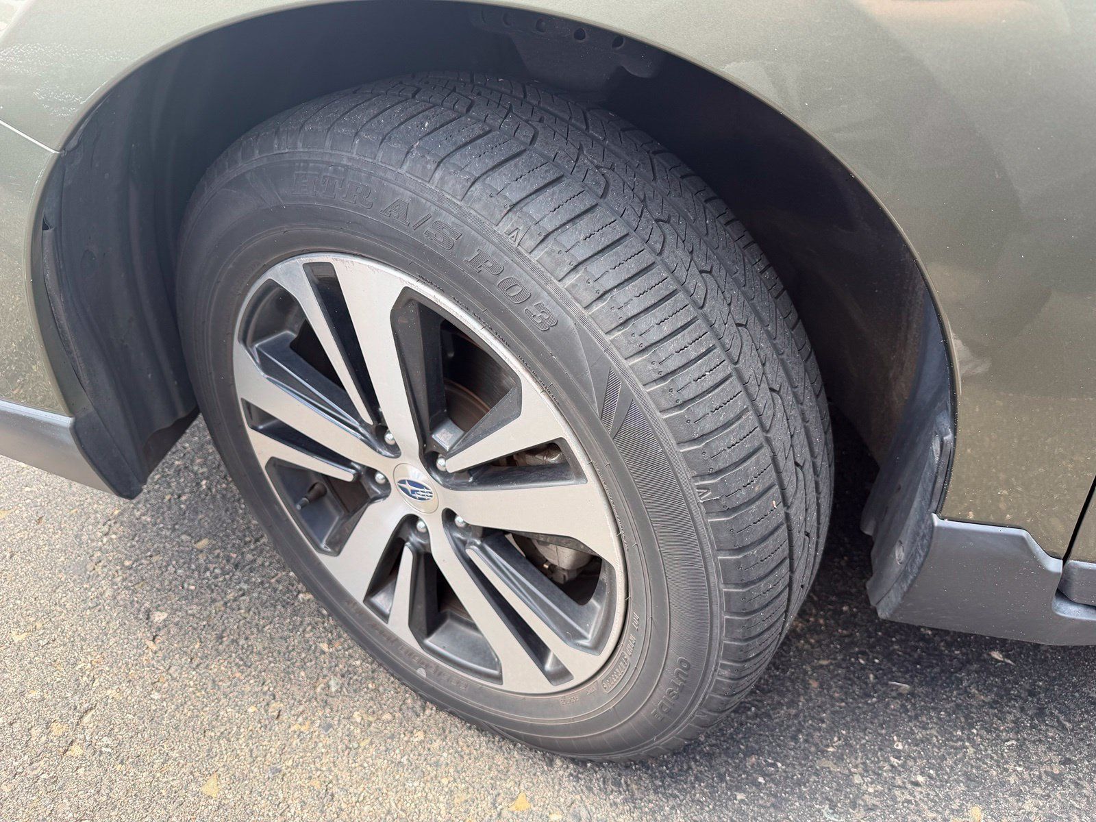 Used 2019 Subaru Outback 3.6R Limited AWD/4WD image 3