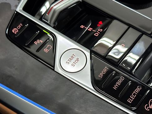 Used 2026 BMW X5 xDrive50e w/ M Sport Package image 30