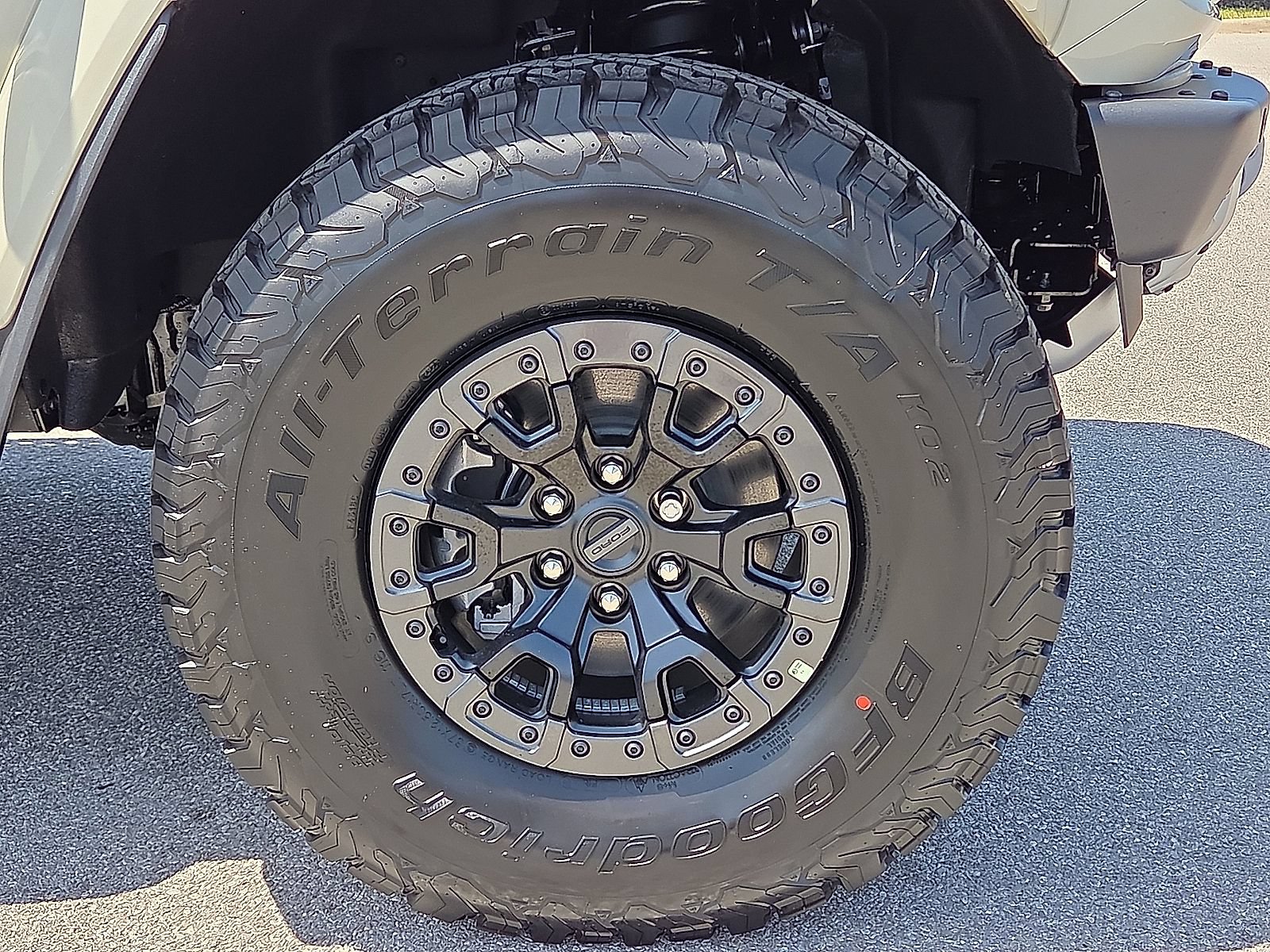 New 2026 Ford Bronco Raptor w/ Interior Carbon Fiber Pack AWD/4WD image 7