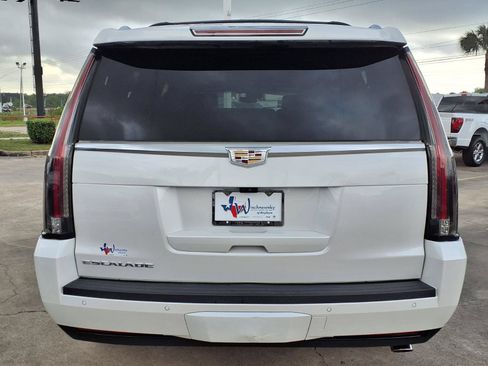 Used 2018 Cadillac Escalade ESV Platinum RWD image 6