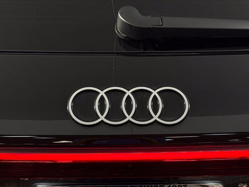 Used 2025 Audi Q6 e-tron Premium Plus w/ Premium Plus AWD/4WD image 13