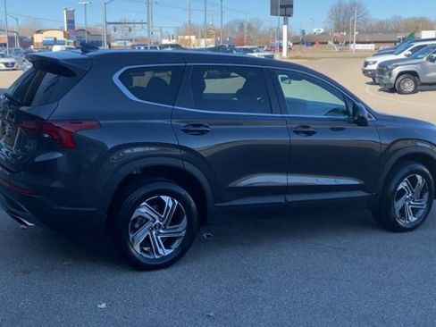 Used 2023 Hyundai Santa Fe SE image 2