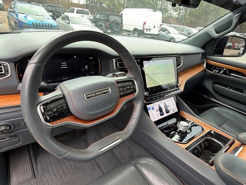 Used 2022 Jeep Grand Wagoneer Series II image 27