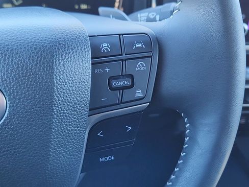 Used 2025 Toyota Camry SE w/ Convenience Package image 13