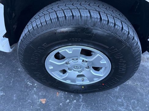 Used 2014 Toyota Tacoma 4x4 Double Cab w/ SR5 Package image 79