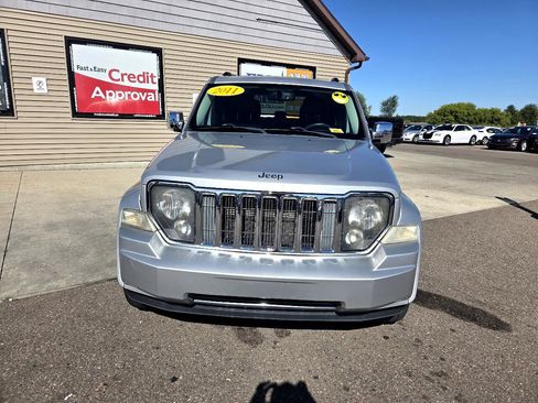 Used 2011 Jeep Liberty Limited Jet image 2