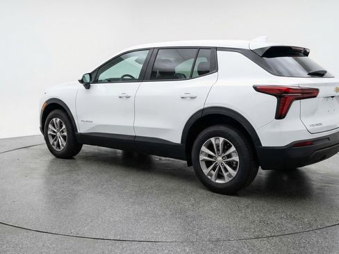 Used 2025 Chevrolet Equinox LT FWD image 5
