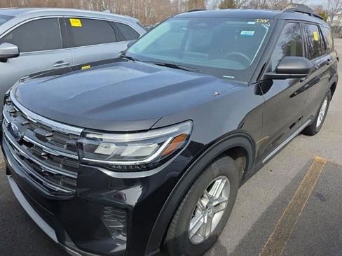 Used 2025 Ford Explorer Active image 1