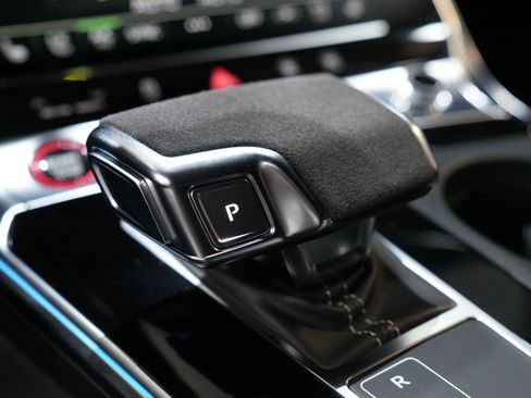 Used 2021 Audi RS 6 AVANT WAGON 4D image 52