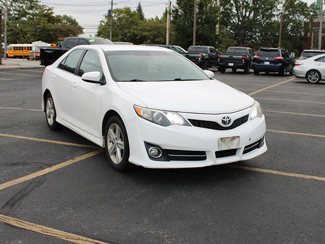 Used 2013 Toyota Camry SE FWD image 4