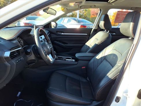 Certified 2023 Nissan Altima 2.5 SR w/ SR Premium Package image 10