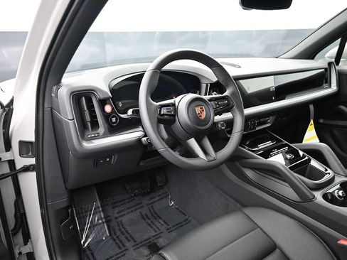 New 2026 Porsche Cayenne AWD/4WD image 4