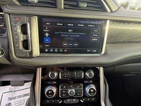 Used 2021 GMC Yukon Denali w/ Denali Premium Package AWD/4WD image 14