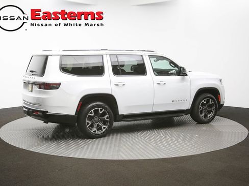 Used 2023 Jeep Wagoneer Series III w/ Preferred Equipment Group RWD image 41