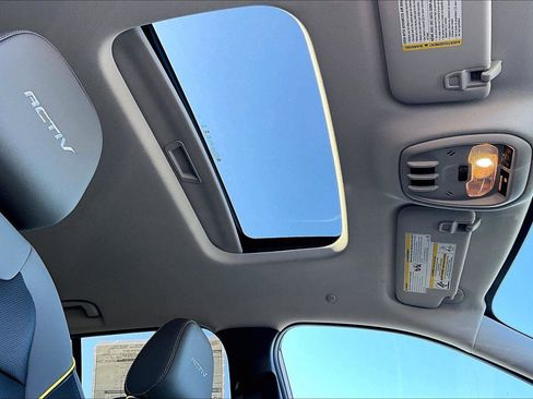 New 2026 Chevrolet Trax ACTIV w/ Sunroof Package FWD image 16