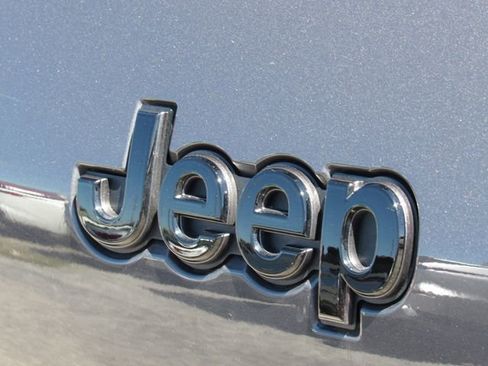 Used 2024 Jeep Grand Cherokee L Altitude image 14