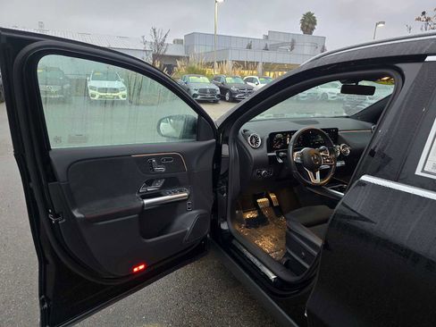 Used 2023 Mercedes-Benz GLA 250 4MATIC image 22