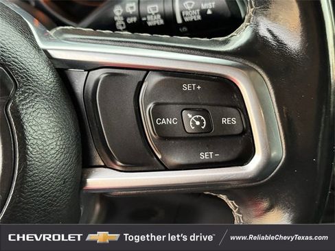 Used 2018 Jeep Wrangler Unlimited Sahara image 15