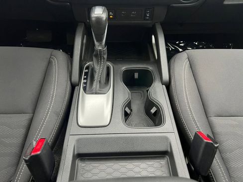 Used 2024 Nissan Frontier SV w/ SV Convenience Package image 11