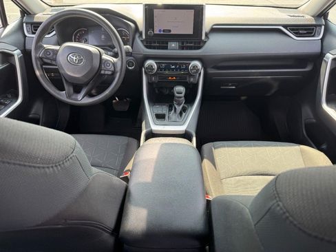 Used 2025 Toyota RAV4 XLE AWD/4WD image 12