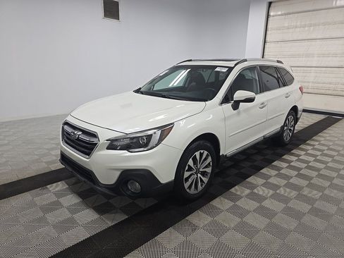 Used 2019 Subaru Outback 2.5i Touring AWD/4WD image 2