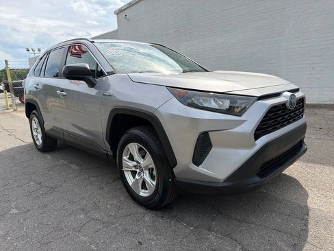 Used 2021 Toyota RAV4 LE AWD/4WD image 8