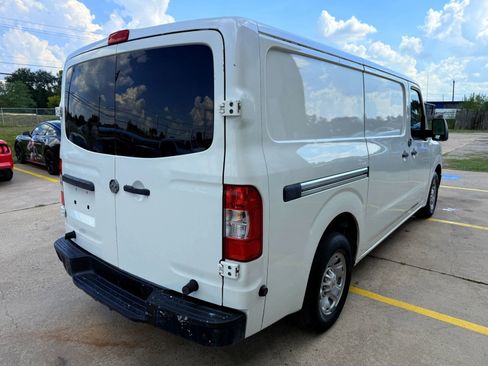 Used 2015 Nissan NV 2500 SV w/ Side & Curtain Airbag Package image 6