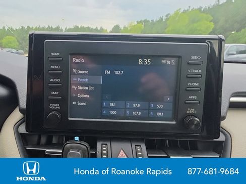 Used 2019 Toyota RAV4 XLE Premium FWD image 11