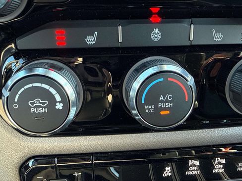 New 2026 RAM 1500 4x4 Crew Cab image 17