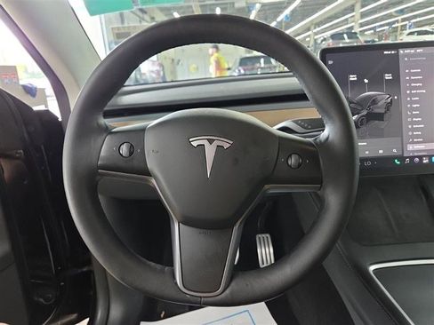 Used 2023 Tesla Model Y Performance AWD/4WD image 3