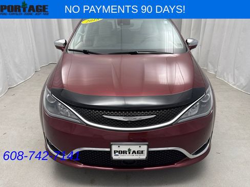 Used 2018 Chrysler Pacifica Limited FWD image 6
