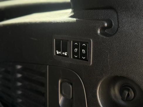 Used 2018 GMC Yukon XL Denali w/ Open Road Package image 47