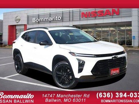 Used 2024 Chevrolet Trax ACTIV w/ Sunroof Package image 1