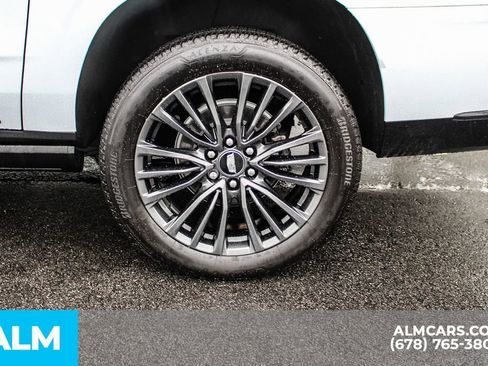 Used 2026 Cadillac Escalade ESV Platinum Sport image 16