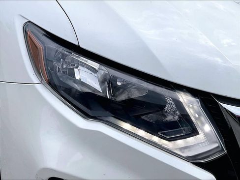 Used 2017 Nissan Rogue SV AWD/4WD image 30
