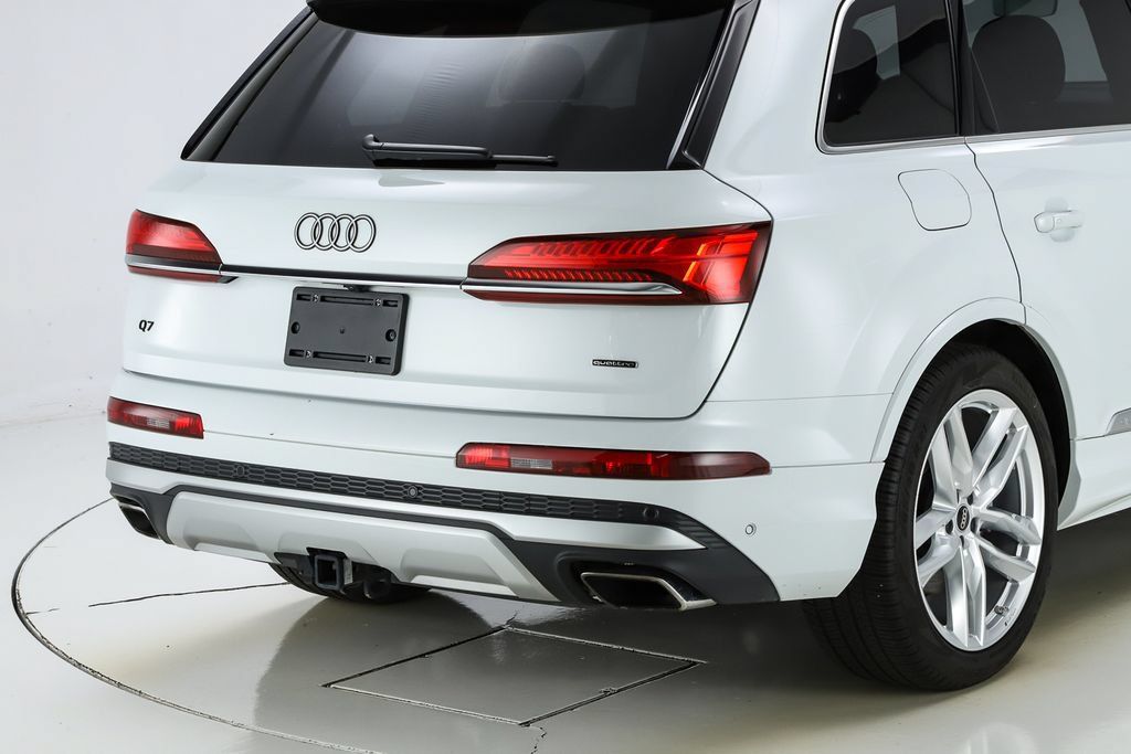 Used 2025 Audi Q7 3.0T Prestige w/ Prestige Package AWD/4WD image 17