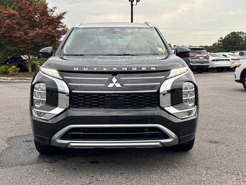 Used 2025 Mitsubishi Outlander AWD image 8