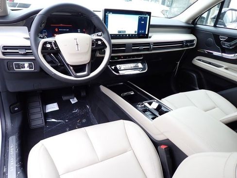 New 2026 Lincoln Corsair Premiere image 17