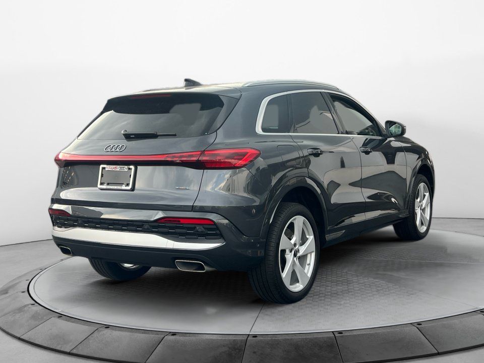 Certified 2025 Audi Q5 Premium w/ Premium Plus AWD/4WD image 7
