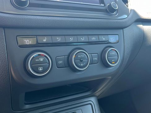 Used 2016 Volkswagen Tiguan SEL AWD/4WD image 23